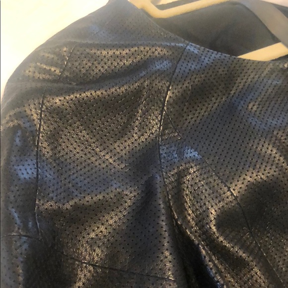 Elegant Leather jacket - Picture 6 of 7